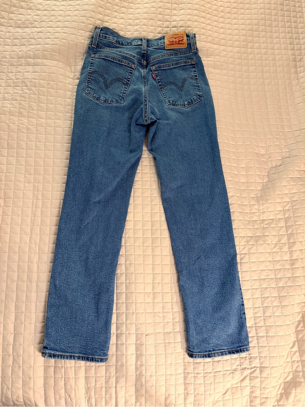 Levi's Wedgie Straight Ankle Jeans Straight Leg Jeans in Blue Waist 26